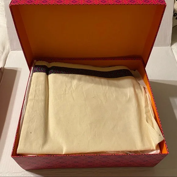 NEW Tory Burch Lila Ankle Bootie Olive Suede Size 9.5 - Picture 13 of 15